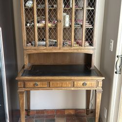 Sligh-Lowry Mid Century Leather Top Writing Desk With Hutch