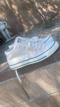Brand new women pink converse size 9