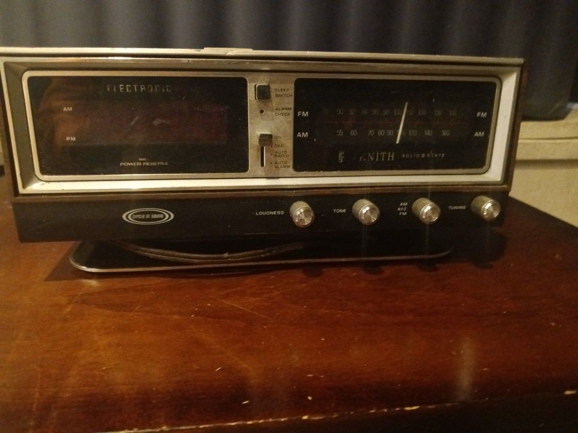 Vintage Zenith Radio