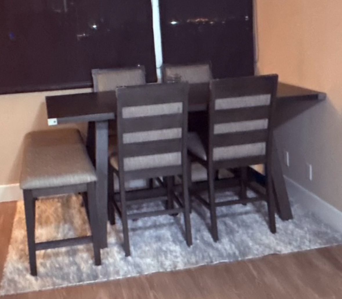 Dining Room Table and 4 Chairs With Bench