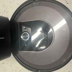 iRobot Roomba I7 Robotic Vacuum Cleaner With WiFi 