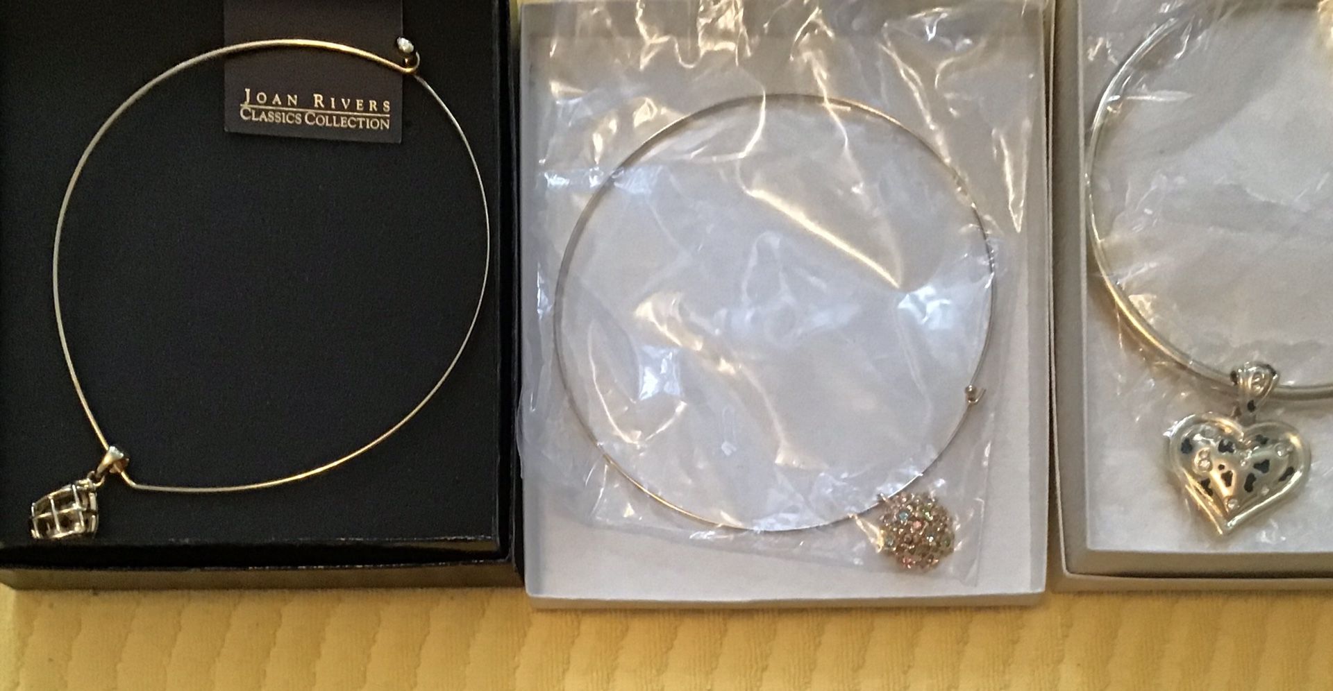 Gorgeous necklace. Double sided heart. This would make a lovely gift. Brand new. Never worn