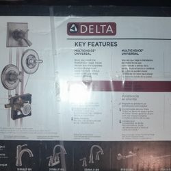 Delta Bathroom Set