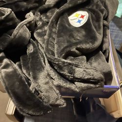 Black Fuzzy Steelers Robe 
