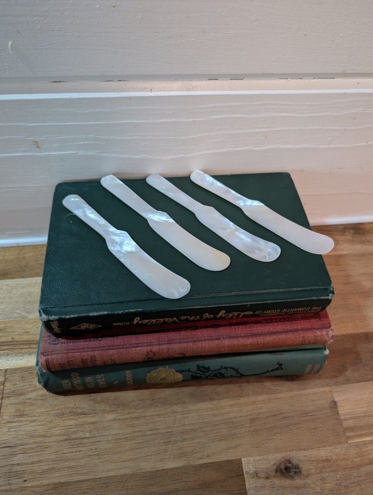 Vintage Mother Of Pearl Caviar/Charcuterie Knives