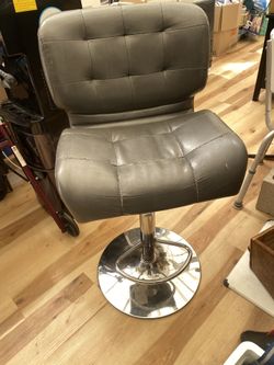 2 Black Leather Sweivel Chair W/ Ajustable Seat 4 Office Or Counter $15 Ea 