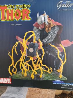 THE MIGHTY THOR MARVEL FIGURE BY disney