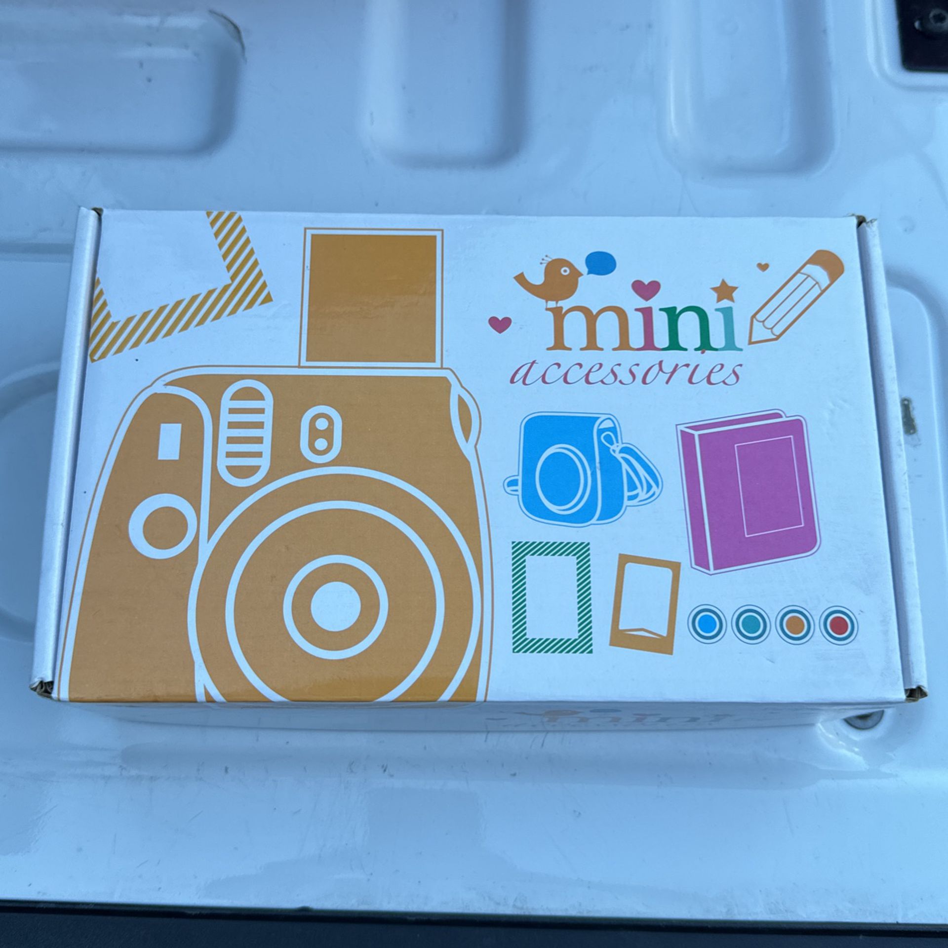 Polaroid Set (No camera included) 