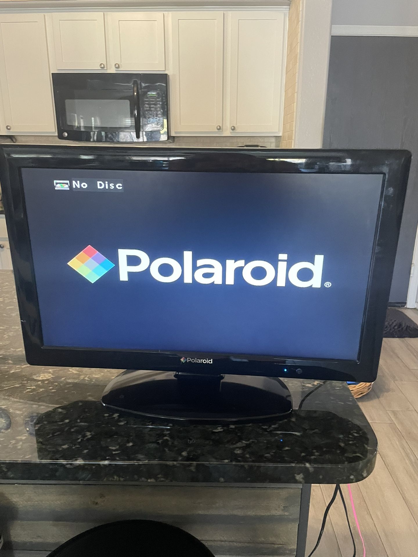 Polaroid 21x13 Size  Working Television/Gaming