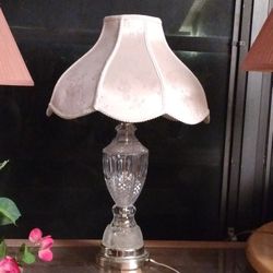 BEAUTIFUL crystal lamp With an expensive silk shade. Elegant style and good condition