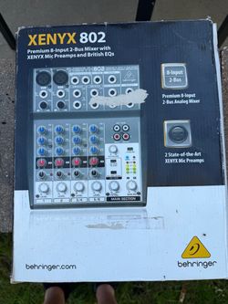 Used Behringer xenys 802 Mixer
