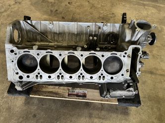 BMW S85 V10 Engine Block Damaged, Parts Only