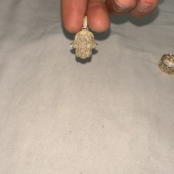 🚨HAMSA PENDANT 🚨