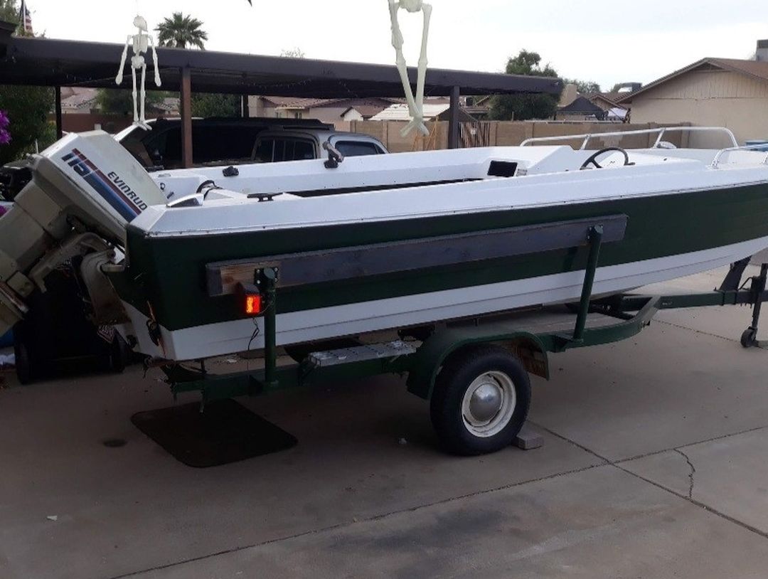 17 Foot 1972 Crestliner