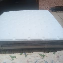 Zinus California King Mattress