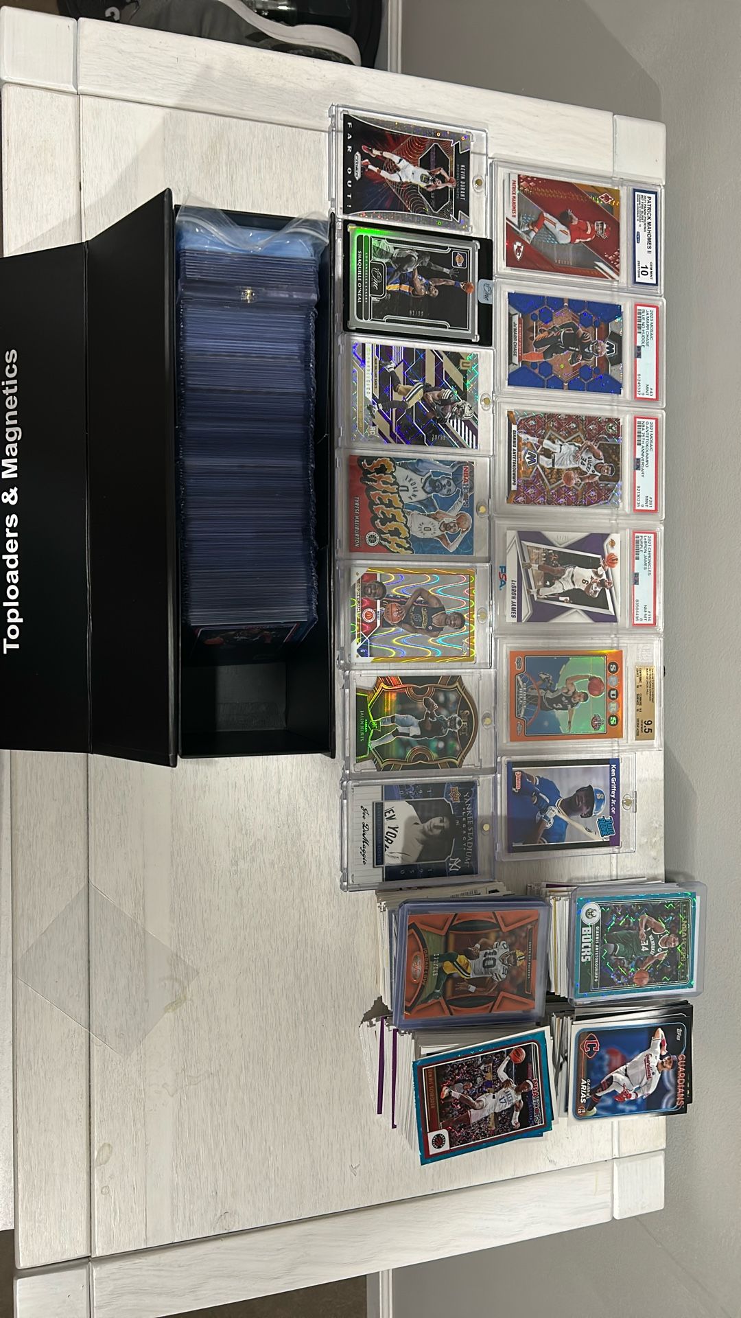 Hundreds Of Sports Cards