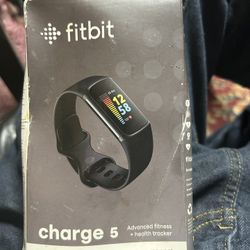 Fitbit Charge 5 