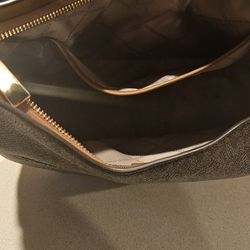 Michael Kors Purse Less Than 6 Months Old