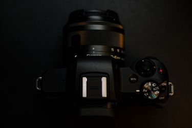 Canon M50 with kit lens Mint Like New