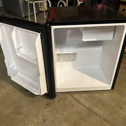 Mini Fridge 