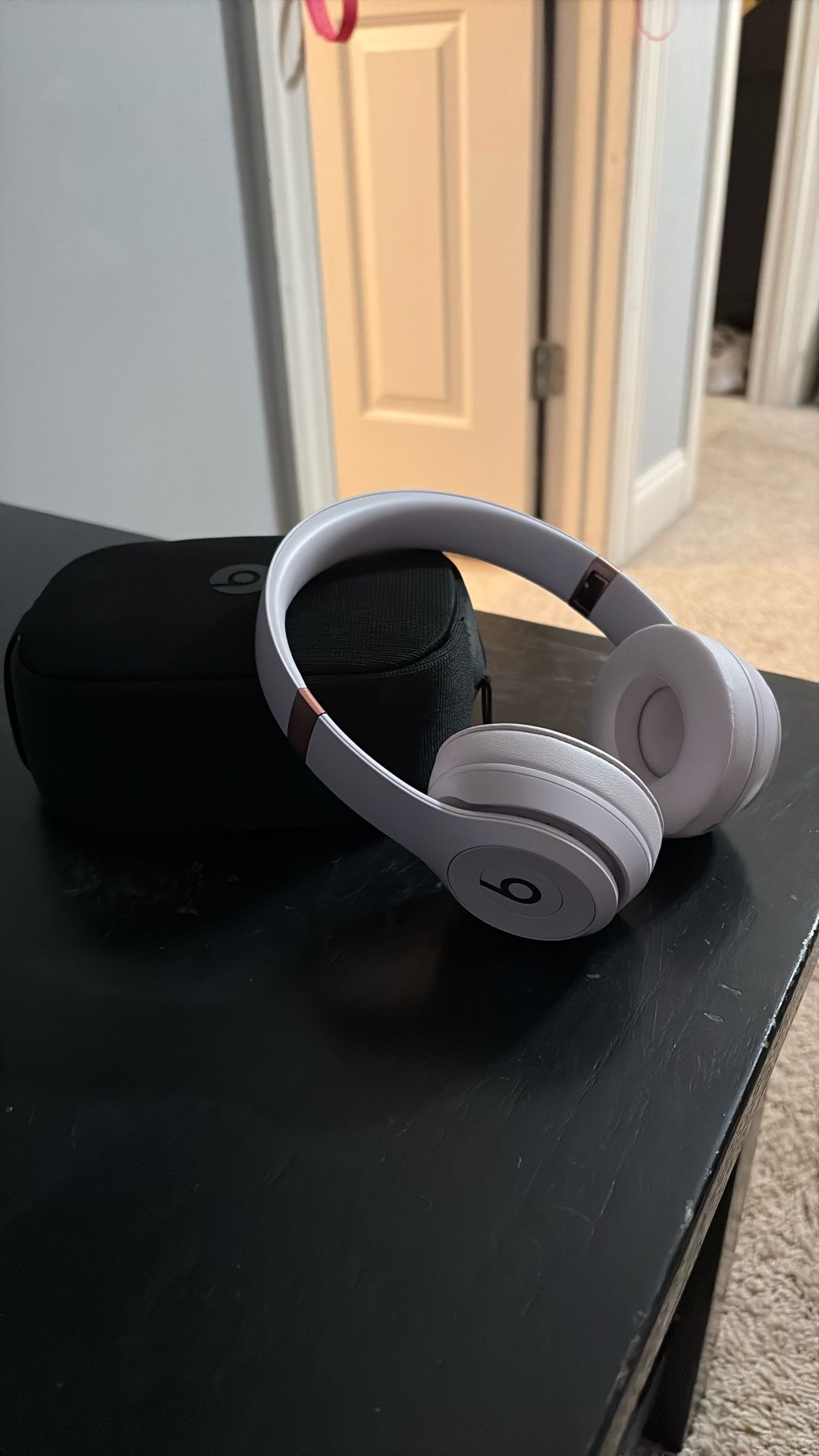 Beats Solo 4 “Cloud Pink”