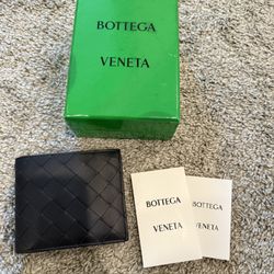 Bottega Veneta Intrecciato Bi-Fold Wallet 