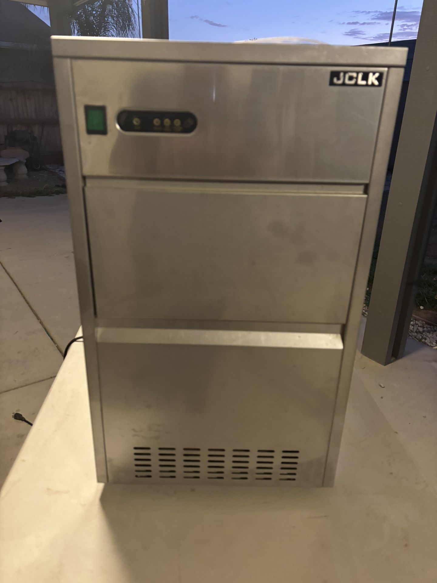 Bullet Ice Making Machine