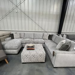 Large Sectional w/ Nail Heads 
