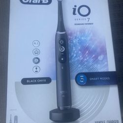 Oral-B iO Series 7 Toothbrush W/2 Heads•NEW•