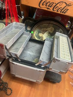 Artistry branded silver cosmetic makeup train case