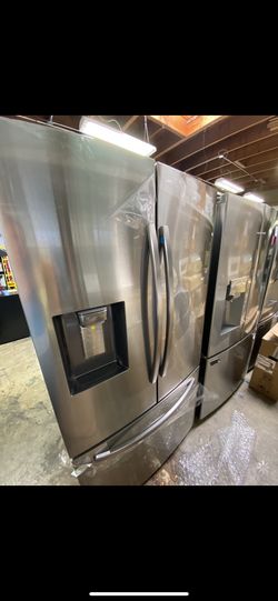 New Samsung -Samsung - 23 cu. ft. 3-Door French Door, Counter Depth Refrigerator with CoolSelect Pantryâ„¢ in Stainless Steel