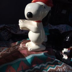 Snoopy Figurine=Hallmark C A M D L E S. National Figurine Syndicate Inc,