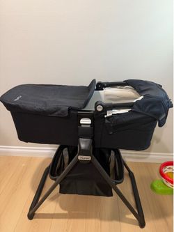 Nuna bassinet