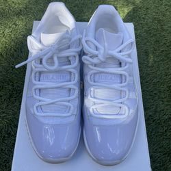 Jordan 11 Retro Pure Violet 