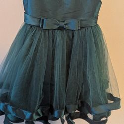 Green Dress With White Pearls 