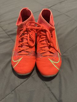 NIKE soccer Cleats Shoes Kids Size 2 Great Condition