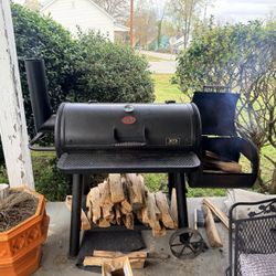 Grand Champ Smoker/grill