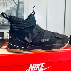 Nike LeBron Zoom Soldier 11 'Black Gum' Men’s Size 9 (# 897644-007)