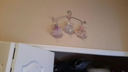 Ballerina hanger