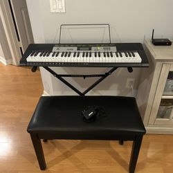 Casio LK-135 Keyboard with Bench 