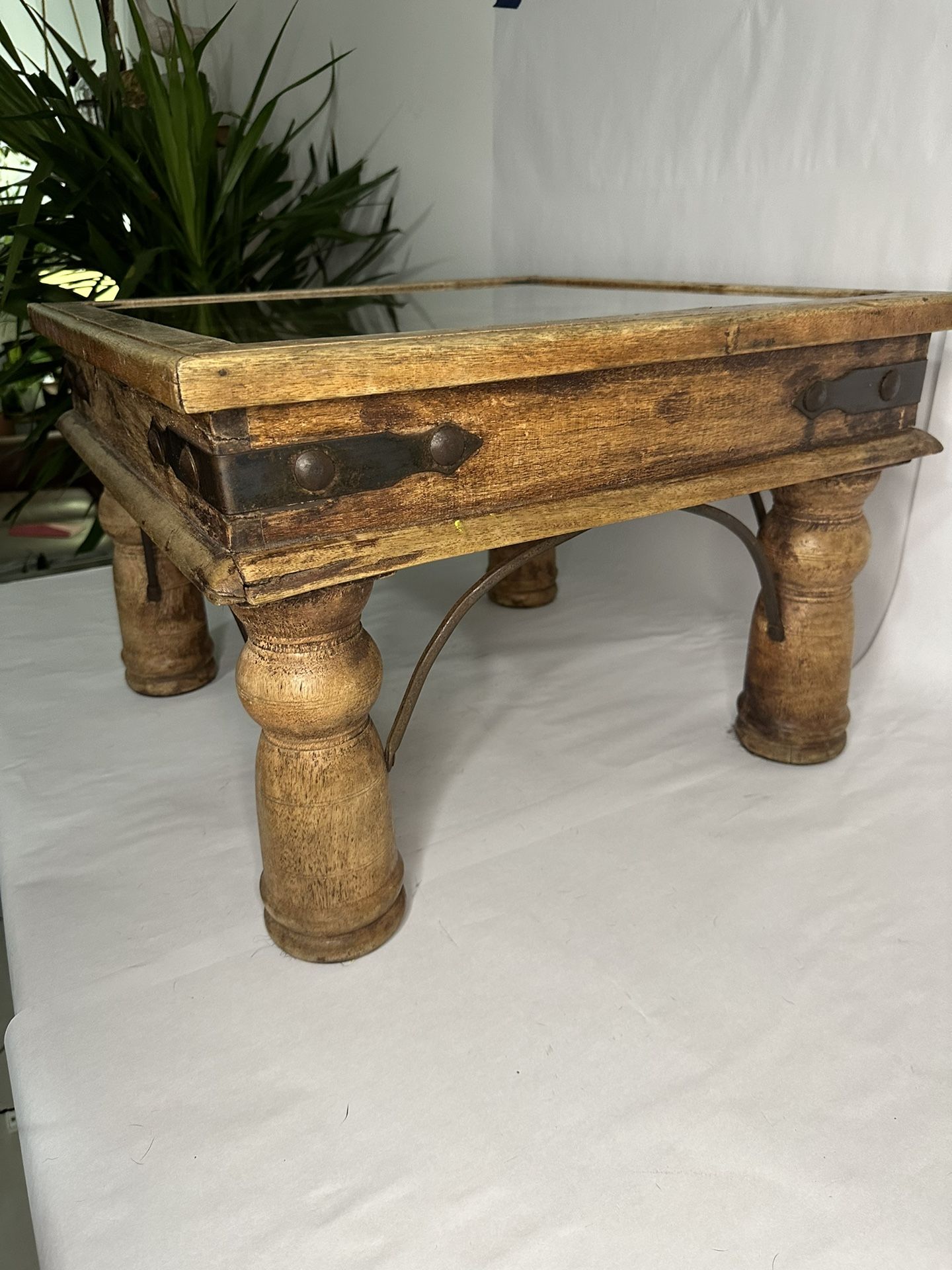 ANTIQUE COFFEE TABLE