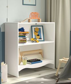 Books and toys shelf