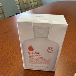 Bio-Oil Moisturizing Body Lotion for Dry Skin, Ultra-Lightweight High-Oil Hydration, with Jojoba Oil, Rosehip Oil, Shea Oil, and Hyaluronic Acid, 8.5 