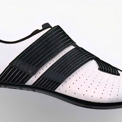Fizik Tempo Powerstrap 42.5
versatile cycling shoe