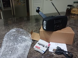 Emergency Crank Radio