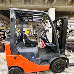 Toyota M8 Forklift 5000 Lbs