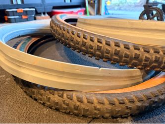 29 & 27.5 Cushcore Lite mtb  inserts, valve, and used mtb tires.