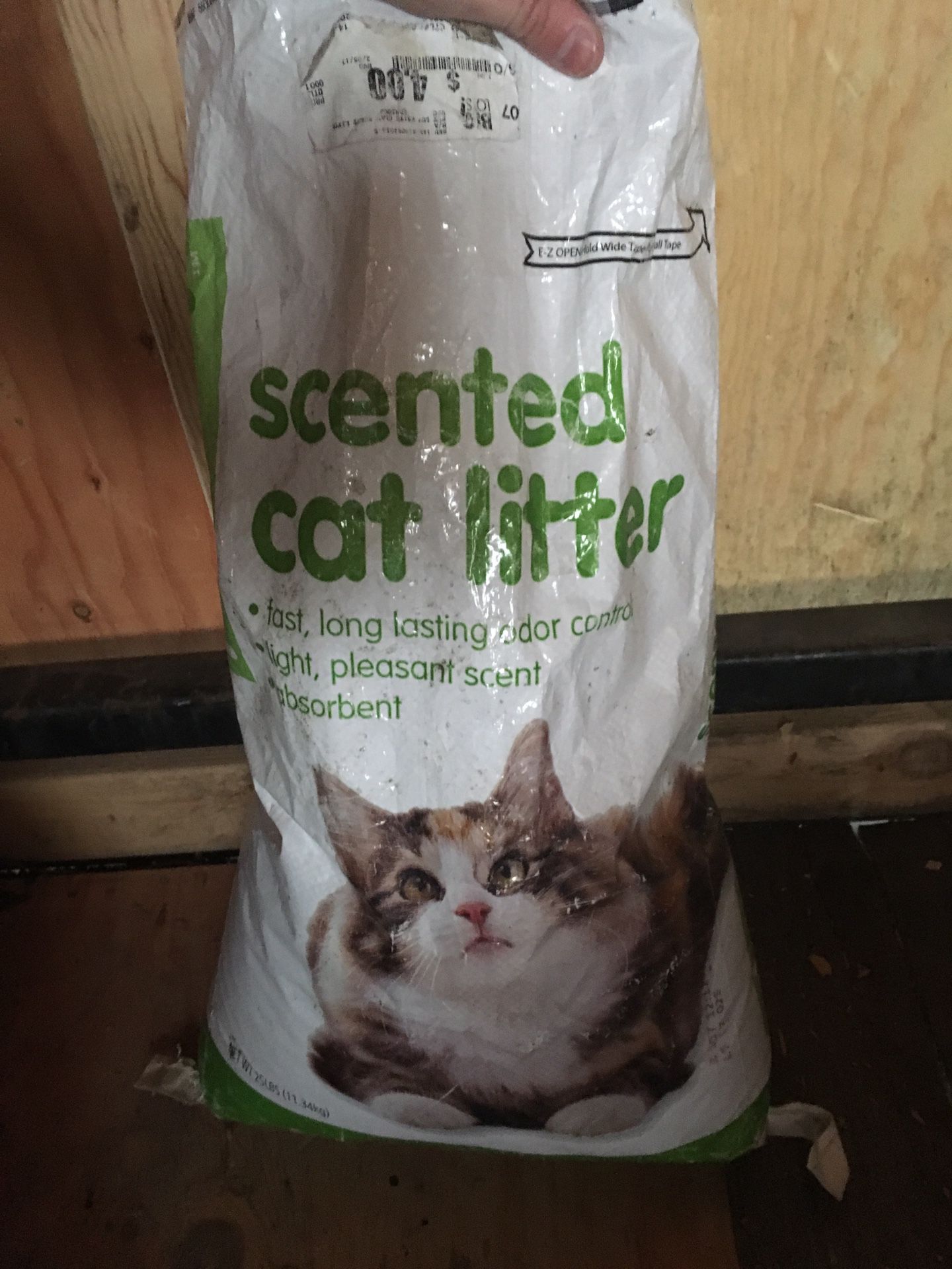 Scented cat litter free