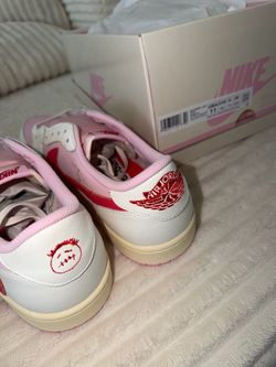 Travis Scott Jordan 1 low new
