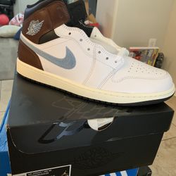 Air Jordan 1 MID SE - NEW